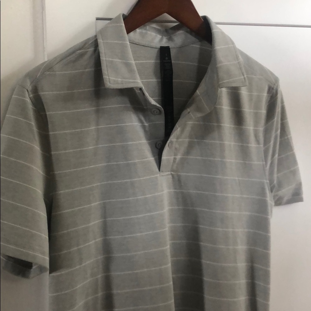 Lululemon Evolution Polo. Small grey-white